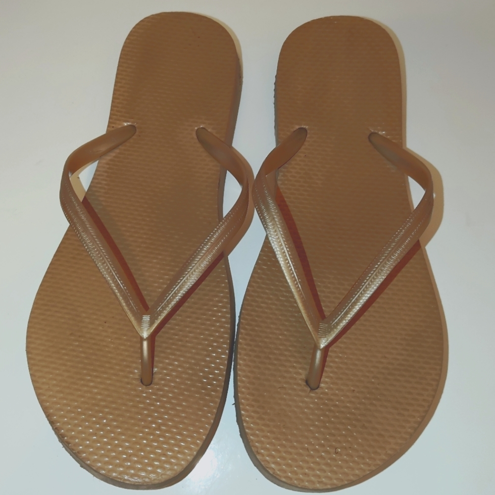 Old Navy thong flip flop